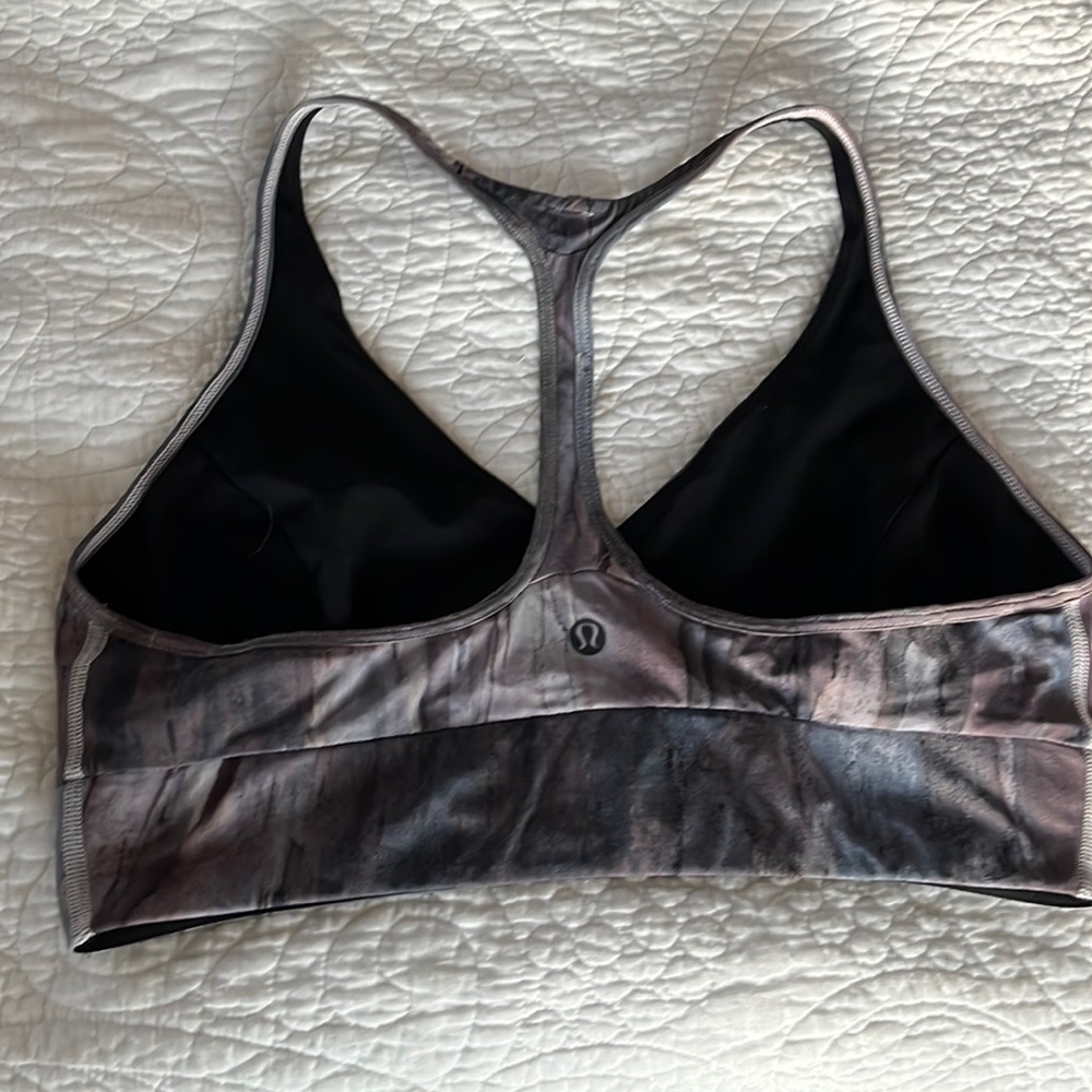 Lululemon sports bra